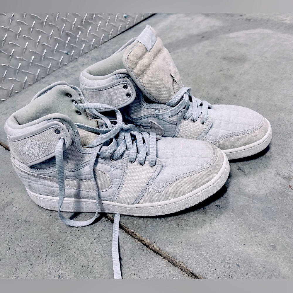 Air Jordan One Retro Hi